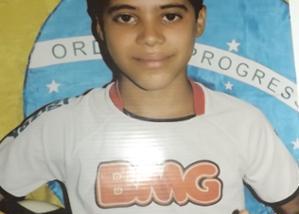 Garoto de 11 anos morre após tentar ligar churrasqueira elétrica
