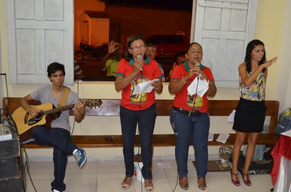 Vera Mendes: Fiéis lotam igreja no último dia de novena do padroeiro São Sebastião. - Imagem 7