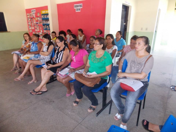 Secretaria de Educação realizou reunião com Prefeito e Professores e Coordenadores da rede municipal de ensino. - Imagem 15