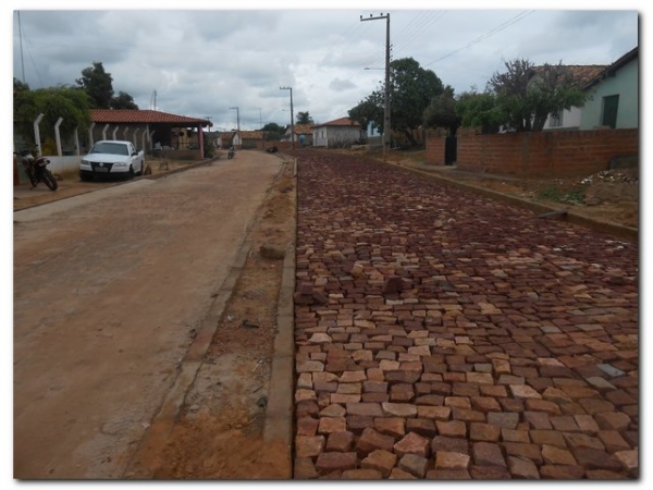 Prefeitura de Inhuma amplia calçamento no Povoado Roque - Imagem 2