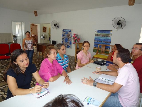 Reunião para discussão sobre como serão executados os programas sociais - Imagem 8