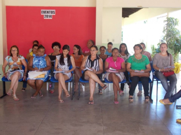 Secretaria de Educação realizou reunião com Prefeito e Professores e Coordenadores da rede municipal de ensino. - Imagem 7
