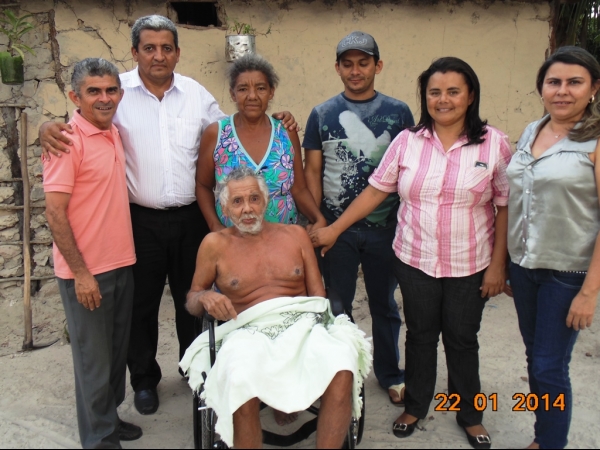 Prefeito Zé Resende entrega cadeiras de rodas em comunidades da zona rural - Imagem 6