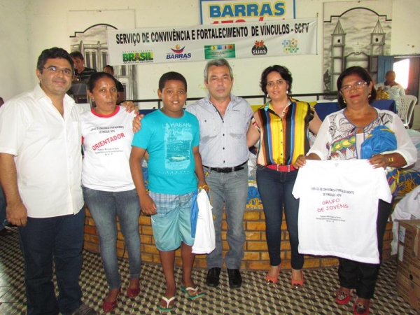 Prefeito Edílson Capote participa de solenidade do SCFV - Imagem 10