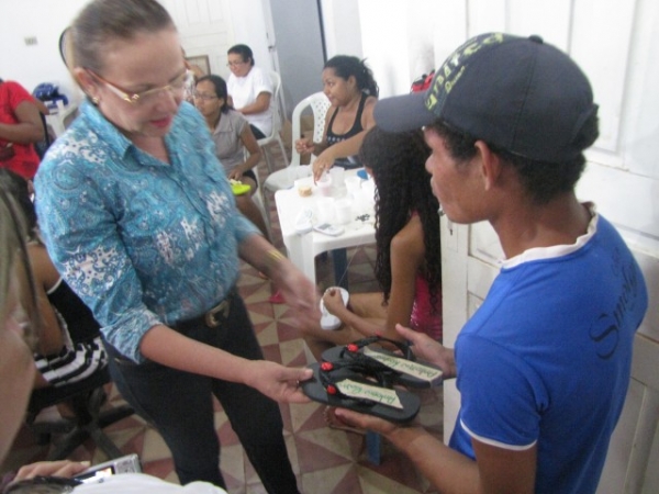 Prefeitura de Miguel Alves oferecer Curso de Customização de sandália - Imagem 8