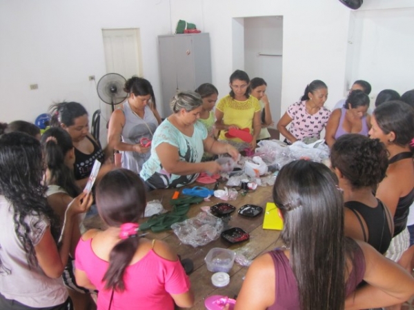 Prefeitura de Miguel Alves oferecer Curso de Customização de sandália - Imagem 14