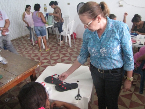 Prefeitura de Miguel Alves oferecer Curso de Customização de sandália - Imagem 6