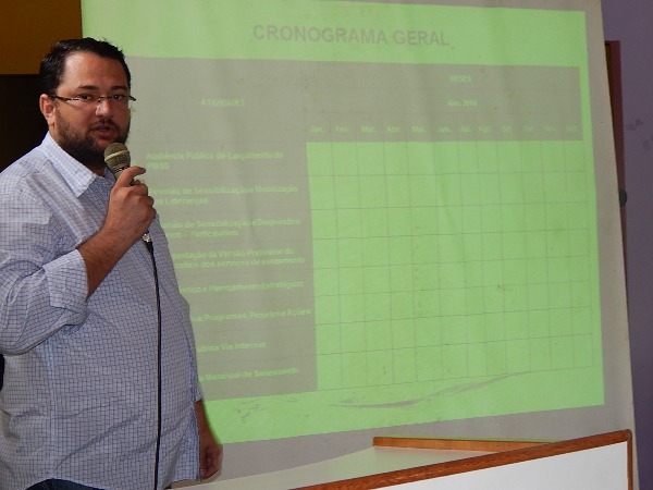 Técnicos da empresa Lotus apresentam Projeto de Saneamento Básico em Lagoinha  