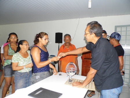 Beneficiários inscritos no PNHU, participam do sorteio de suas unidades habitacionais - Imagem 1
