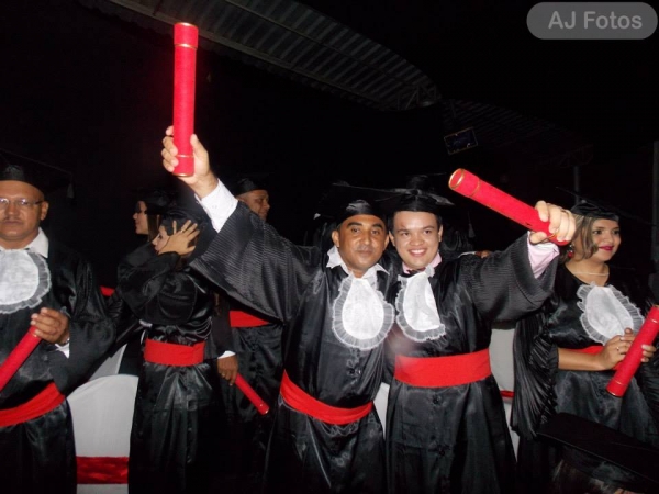 Solenidade de formatura do jovem Luís Felício. - Imagem 26