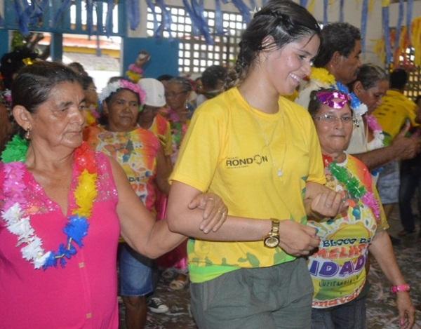Universitários do Projeto Rondon caem na folia com idosos da “Melhor Idade” - Imagem 17