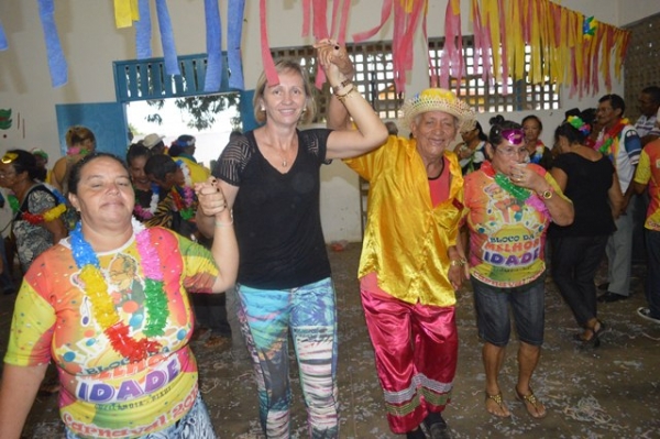 Universitários do Projeto Rondon caem na folia com idosos da “Melhor Idade” - Imagem 5