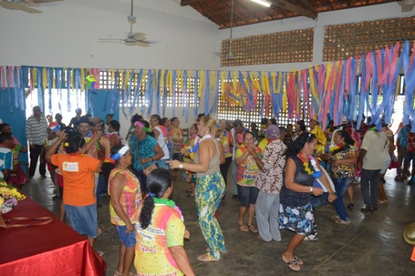 Universitários do Projeto Rondon caem na folia com idosos da “Melhor Idade” - Imagem 9