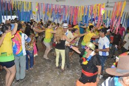 Universitários do Projeto Rondon caem na folia com idosos da “Melhor Idade”