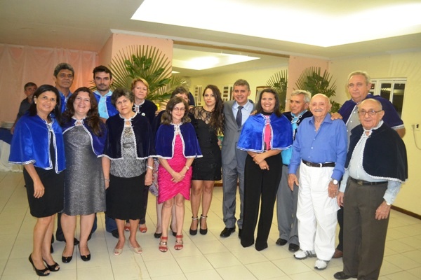 Academia de Letras oferece título de benfeitor da cultura ao prefeito