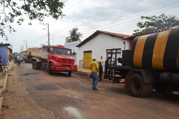 Após 30 anos,avenida de Flores recebe pavimentação asfáltica - Imagem 1
