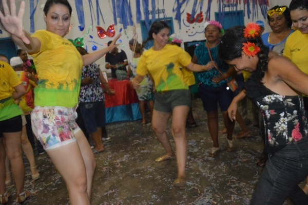 Universitários do Projeto Rondon caem na folia com idosos da “Melhor Idade” - Imagem 16