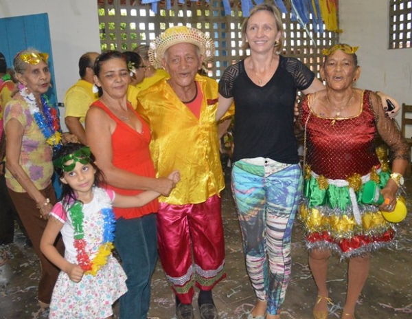 Universitários do Projeto Rondon caem na folia com idosos da “Melhor Idade” - Imagem 7