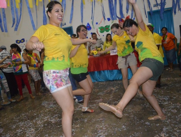 Universitários do Projeto Rondon caem na folia com idosos da “Melhor Idade” - Imagem 6