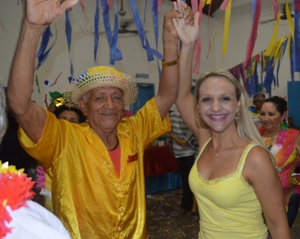 Universitários do Projeto Rondon caem na folia com idosos da “Melhor Idade” - Imagem 3