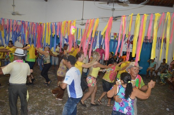 Universitários do Projeto Rondon caem na folia com idosos da “Melhor Idade” - Imagem 2