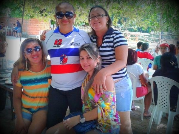 Neta Alencar comemora aniversário ao lado de amigos e familiares - Imagem 4