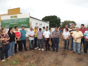 Assinado ordem de serviço para a construção do prédio do CREAS