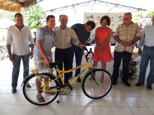 Governador Wilson Martins inaugura pavimentação asfaltica  - Imagem 18