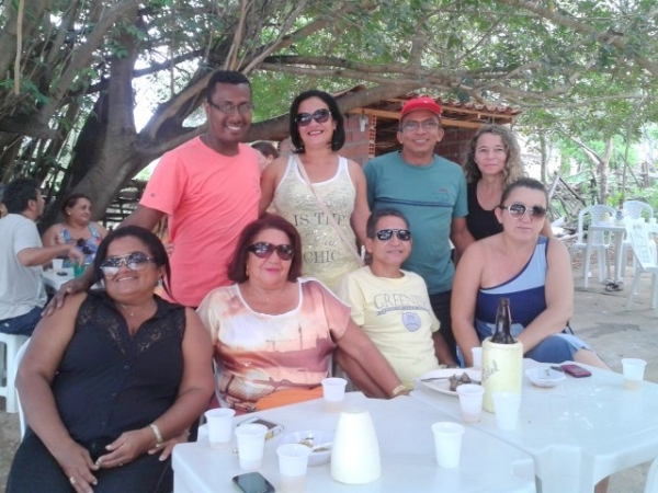 Neta Alencar comemora aniversário ao lado de amigos e familiares - Imagem 1