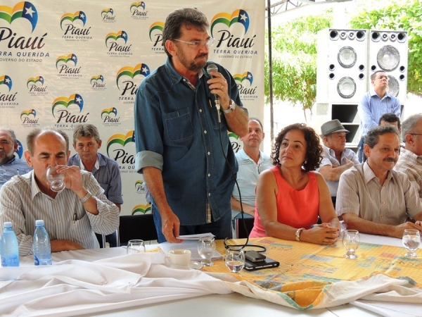 Governador Wilson Martins inaugura pavimentação asfaltica  - Imagem 32