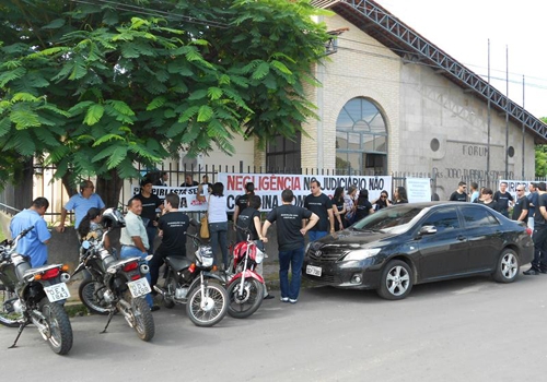 Advogados da OAB de Piripiri fazem manifestação contra péssimas condições de trabalho - Imagem 5