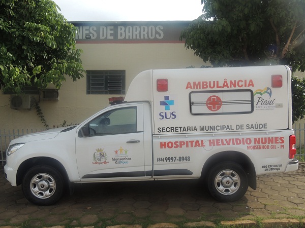               População monsenhorgilense ganha ambulância de presente