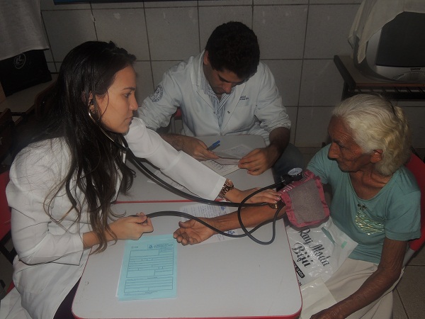                     Varjota recebe os serviços do “programa saúde na comunidade”