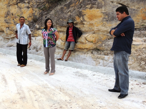 Serviço de recuperação da ladeira do Caranguejo recebe visita da Prefeita Neuma Café - Imagem 6