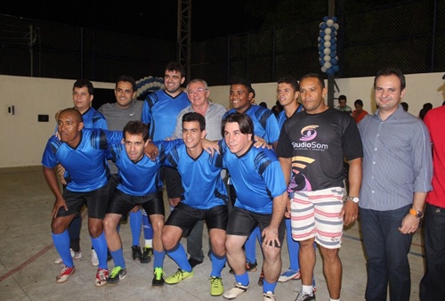 Prefeito Kleber inaugura ginásio poliesportivo do bairro Belo Norte  - Imagem 2