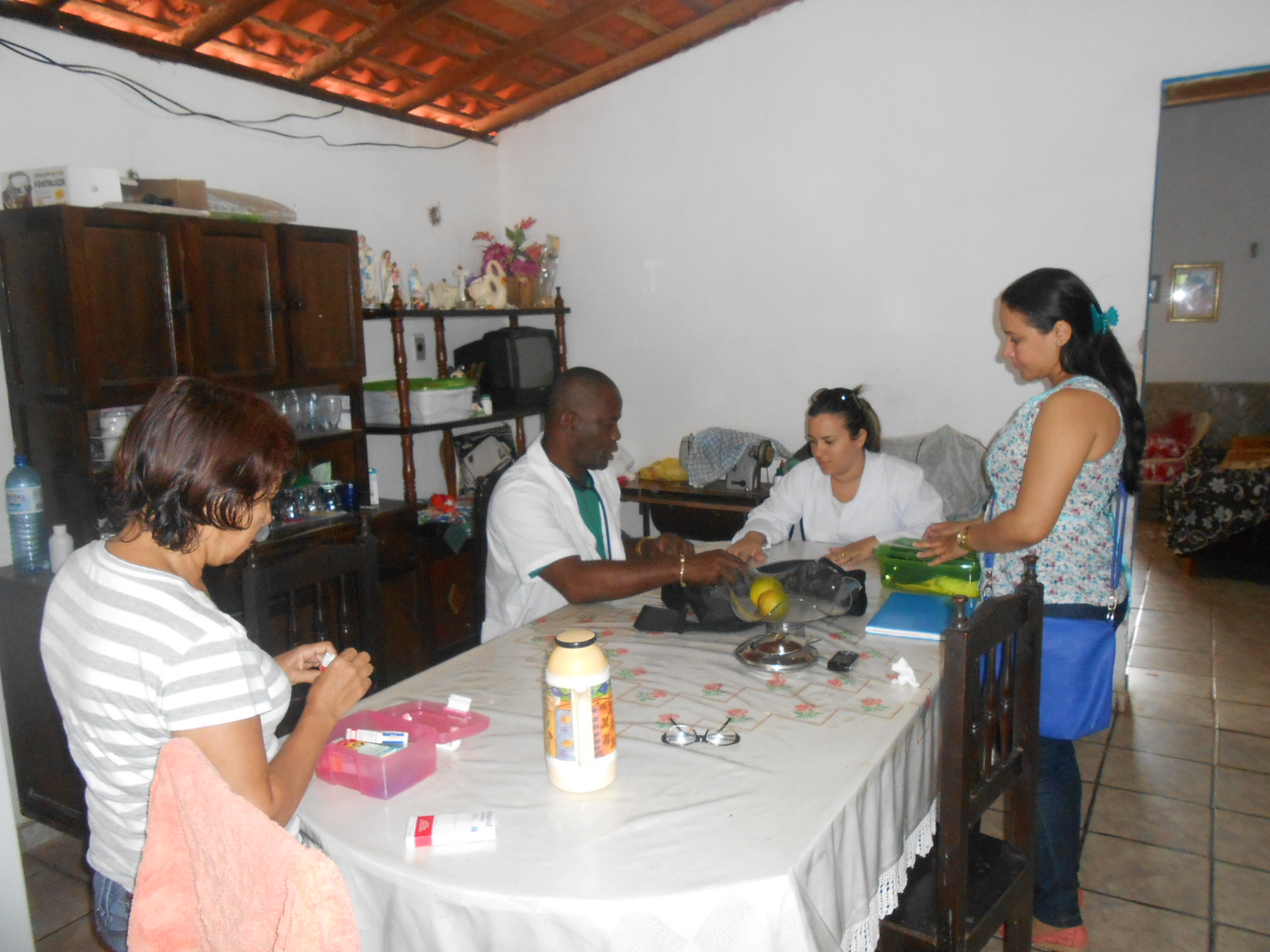 Equipe do PSF do centro realiza visita domiciliar
