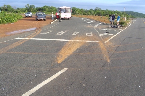 Acidente deixa vitima fatal na PI 143 em Santa Rosa PI  - Imagem 4