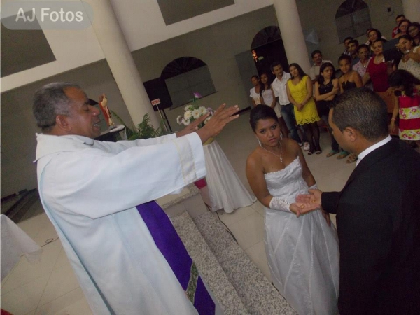Celebração Matrimonial do casal Ivanilson e Leidiane - Imagem 9