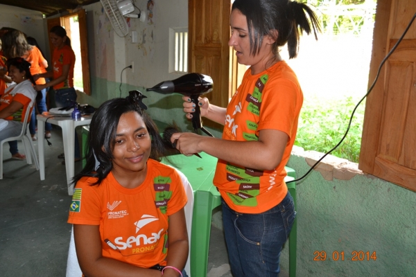 Pronatec em parceria com a Prefeitura oferece cursos de cabeleireiros em Boa Hora - Imagem 22