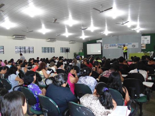 Secretaria de Educação promove atividades diversificadas durante encontro pedagógico - Imagem 4