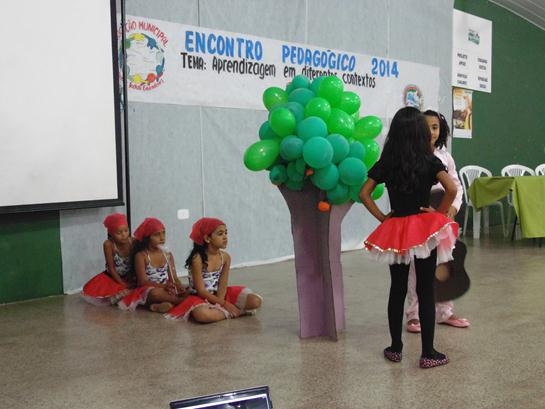 Secretaria de Educação promove atividades diversificadas durante encontro pedagógico - Imagem 3