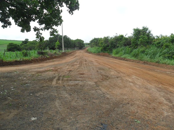  Prefeitura de Lagoinha recupera estradas Vicinais no município 