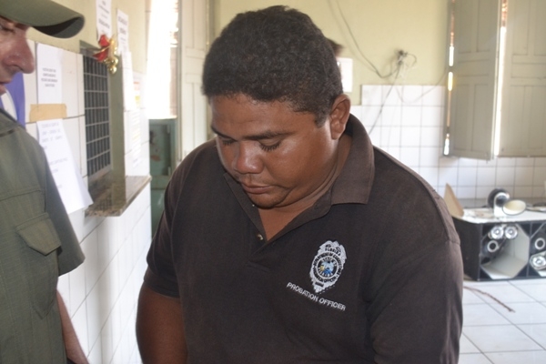 Trabalhador rural tenta matar esposa com uma faca por ciúmes - Imagem 1