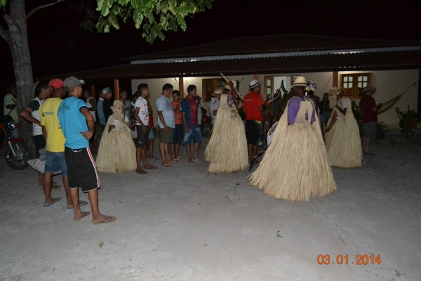 Grupo de Reisado do Boi Memória faz peregrinação no bairro Mato Seco. - Imagem 28
