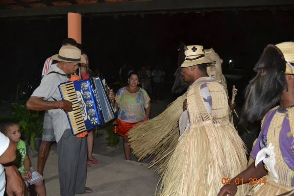 Grupo de Reisado do Boi Memória faz peregrinação no bairro Mato Seco. - Imagem 53