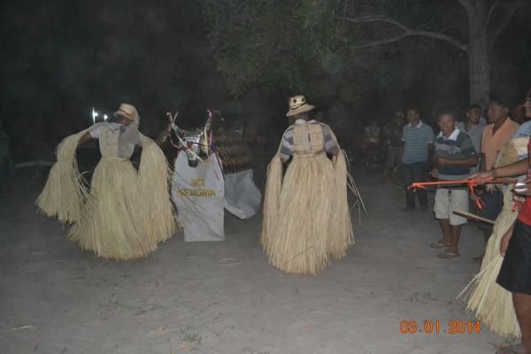 Grupo de Reisado do Boi Memória faz peregrinação no bairro Mato Seco. - Imagem 10