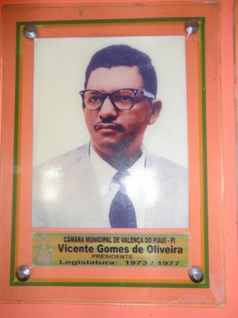 Prefeito Walfredo Filho divulga nota de pesar pelo falecimento do ex-prefeito de Valença do Piauí, Vicente Gomes de Oliveira