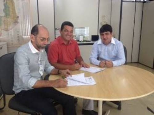 Prefeito dá aula de democracia - Imagem 2