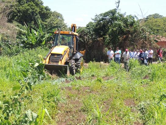 Iniciada a limpeza do terreno para construção de quadra poliesportiva no bairro Nova Brasília - Imagem 7