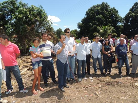 Iniciada a limpeza do terreno para construção de quadra poliesportiva no bairro Nova Brasília - Imagem 6